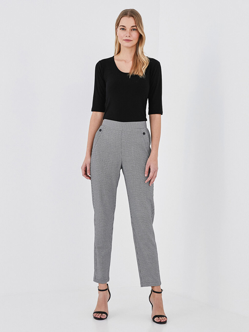 Houndstooth Patterned Pocket Detailed Trousers-2