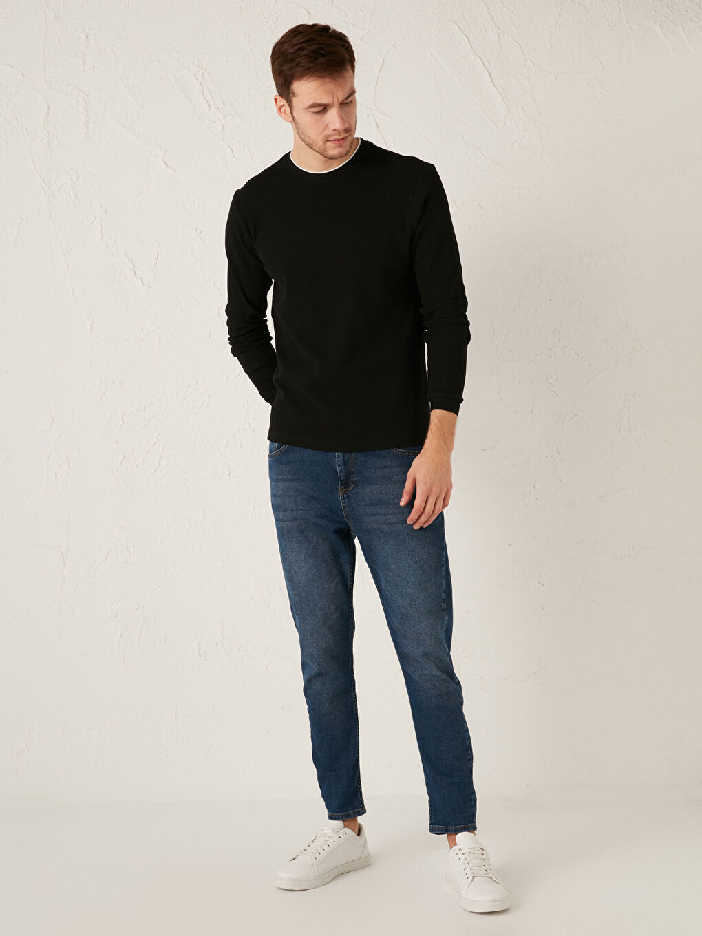 Siyah Bisiklet Yaka Uzun Kollu Tişört-1