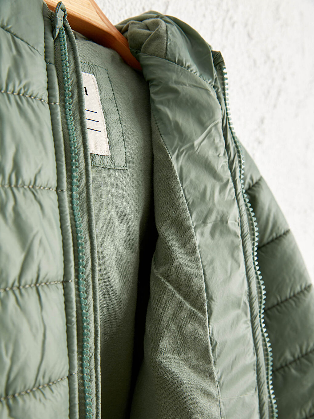 Geacă Matlasată cu glugă-1