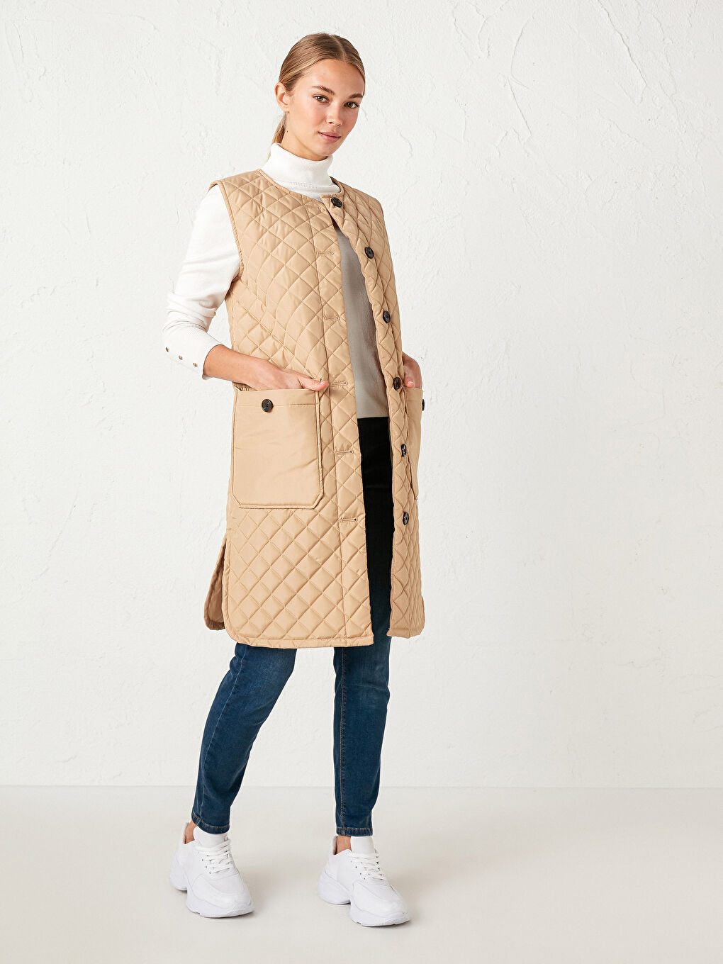 Buttoned Quilted Vest-2