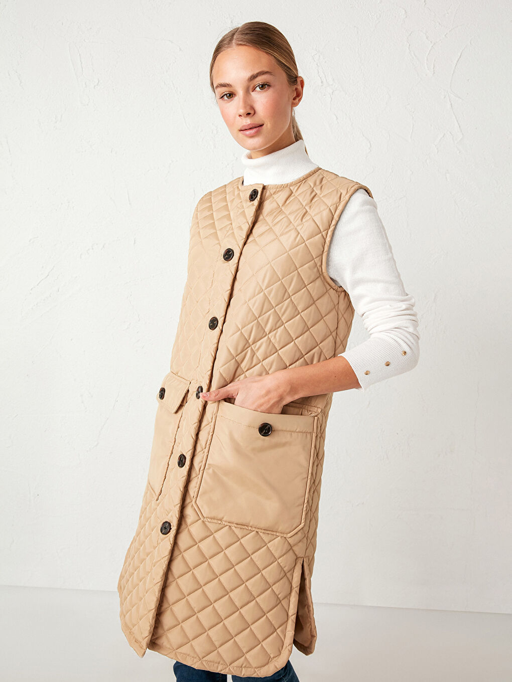 Buttoned Quilted Vest-3