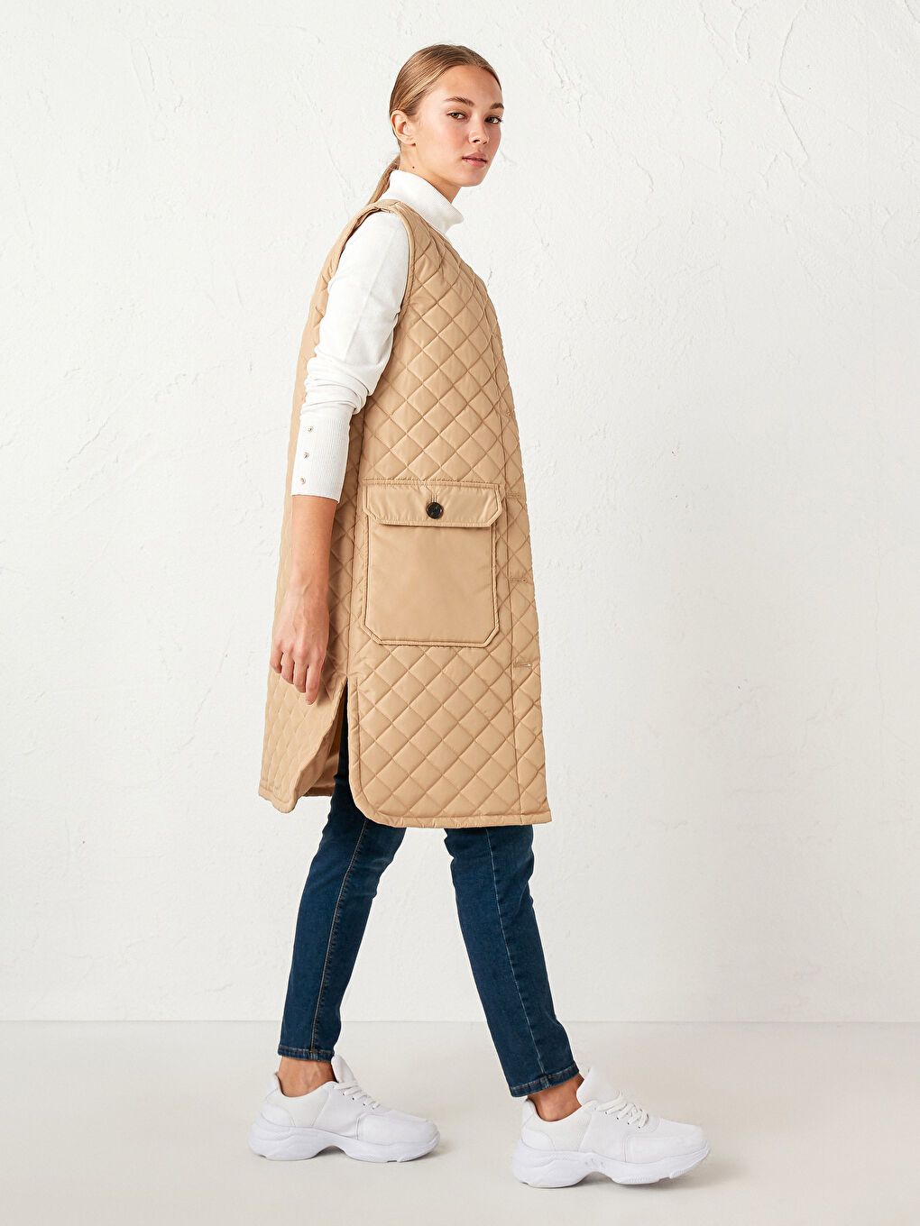 Buttoned Quilted Vest-1