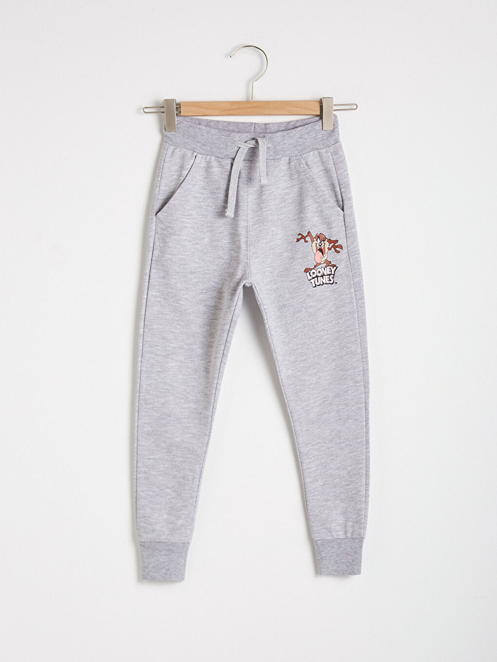 بنطلون رياضي ولادي مطبوع عليه رسمة تاز المشاكس