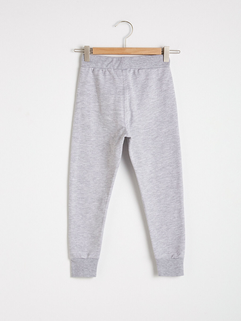 بنطلون رياضي ولادي مطبوع عليه رسمة تاز المشاكس-1