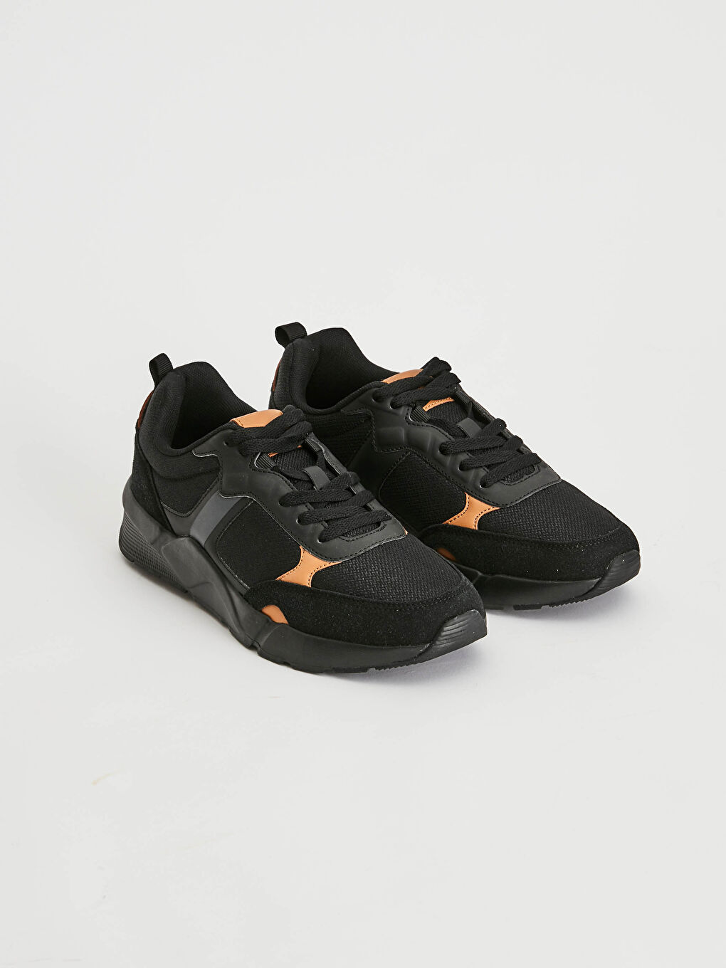 سنيكرز رجالي بأربطة