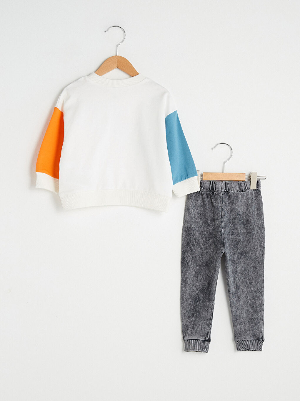 LCW baby Langarmshirt und Hose für Baby Jungen mit Rundhalsausschnitt und Print 2er-Pack -S12714Z1-L7Y