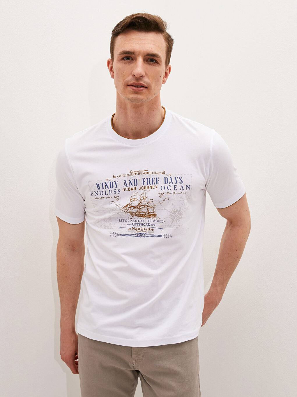 Beyaz Bisiklet Yaka Kısa Kollu Baskılı Penye Erkek Tişört