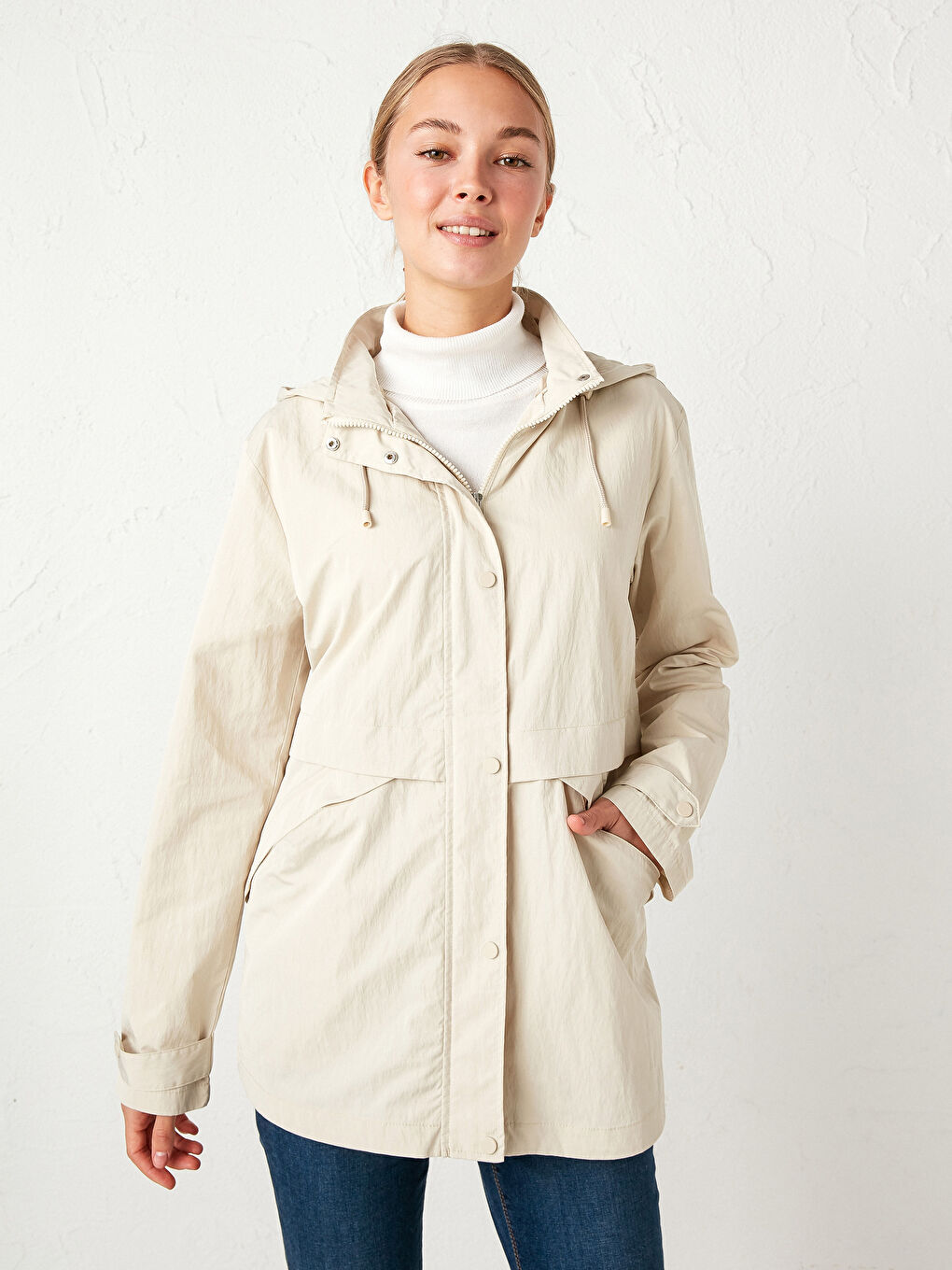 Kapüşonlu İnce Yağmurluk