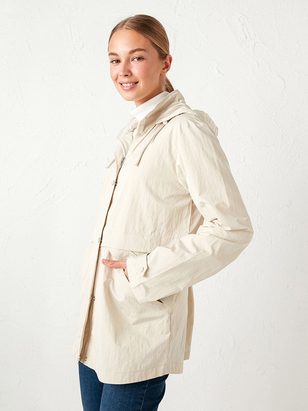 Kapüşonlu İnce Yağmurluk-1