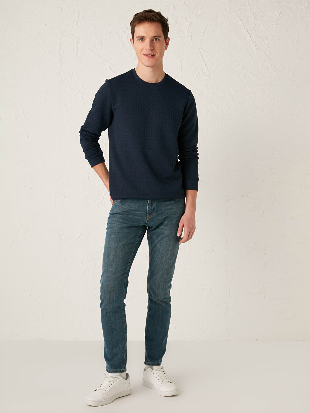 Lacivert Bisiklet Yaka Uzun Kollu Kapitoneli Erkek Sweatshirt-2