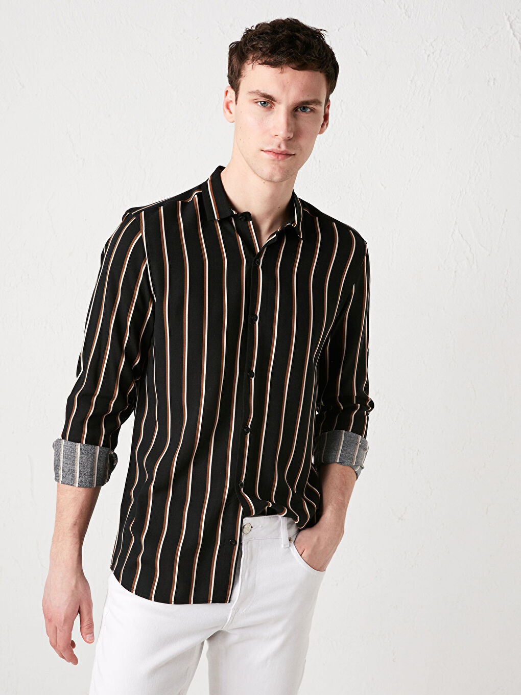 قميص مخطط كم طويل بقصة رفيعة-4