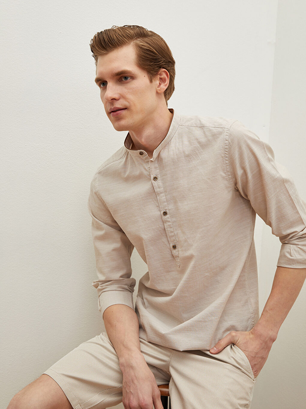 Bej Slim Fit Hakim Yaka Uzun Kollu Poplin Erkek Gömlek