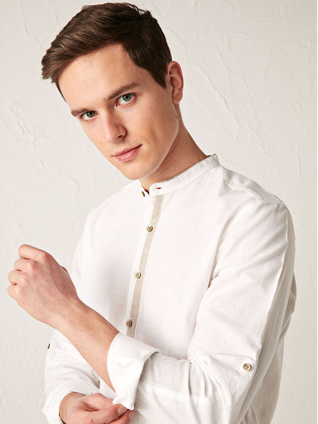 Beyaz Slim Fit Uzun Kollu Hakim Yaka Poplin Gömlek-6