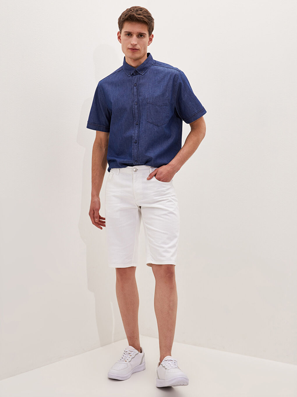 قميص جينز رجالي بأكمام طويلة وقصة عادية-1