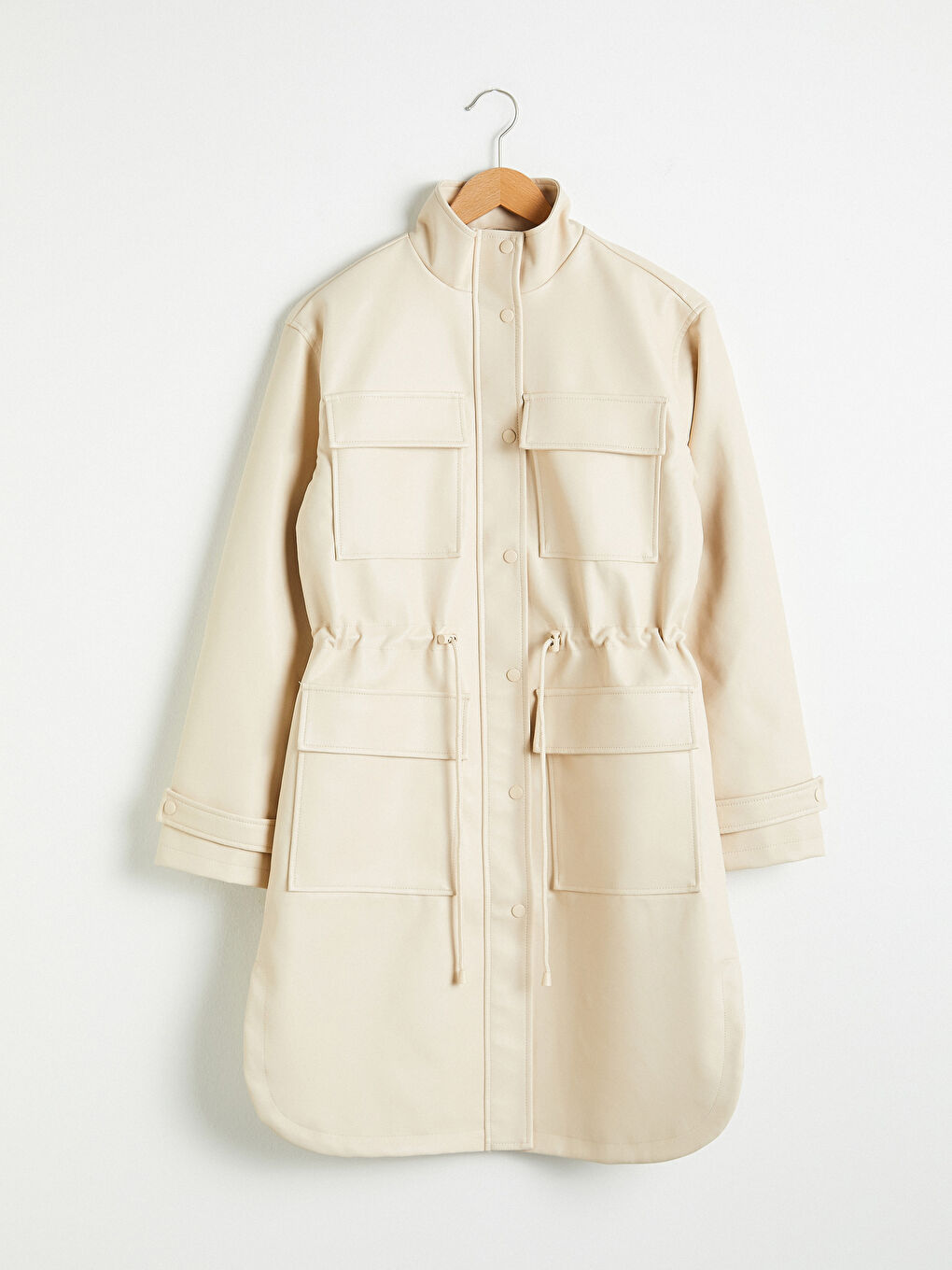 Bej Dik Yaka Düz Uzun Kollu  Kadın Deri Görünümlü Mont-5