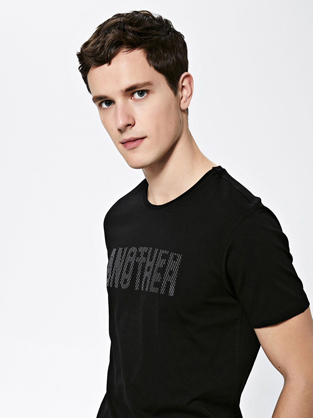 Siyah Bisiklet Yaka Kısa Kollu Baskılı Penye Erkek Tişört-2