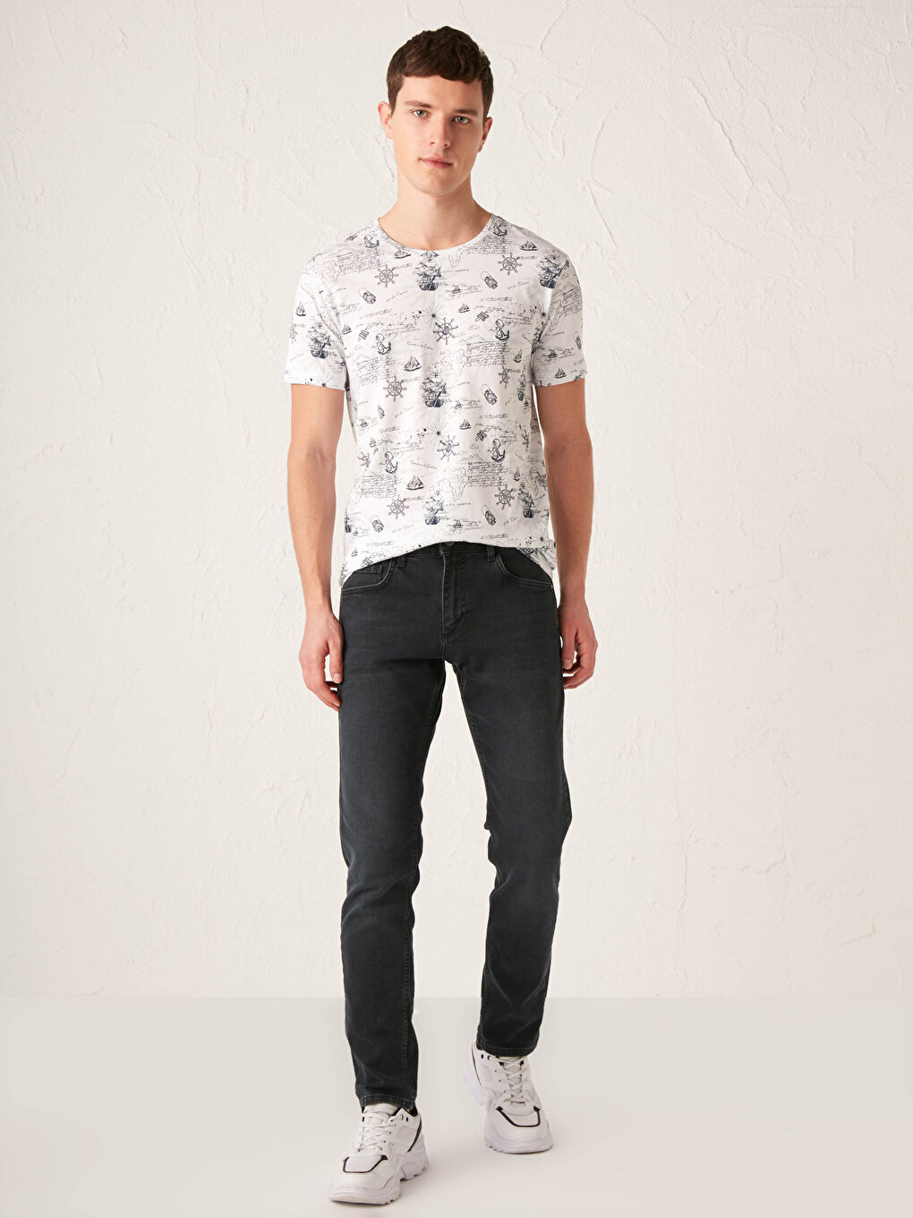 Футболка из чесаного хлопка с круглым вырезом и принтом-2