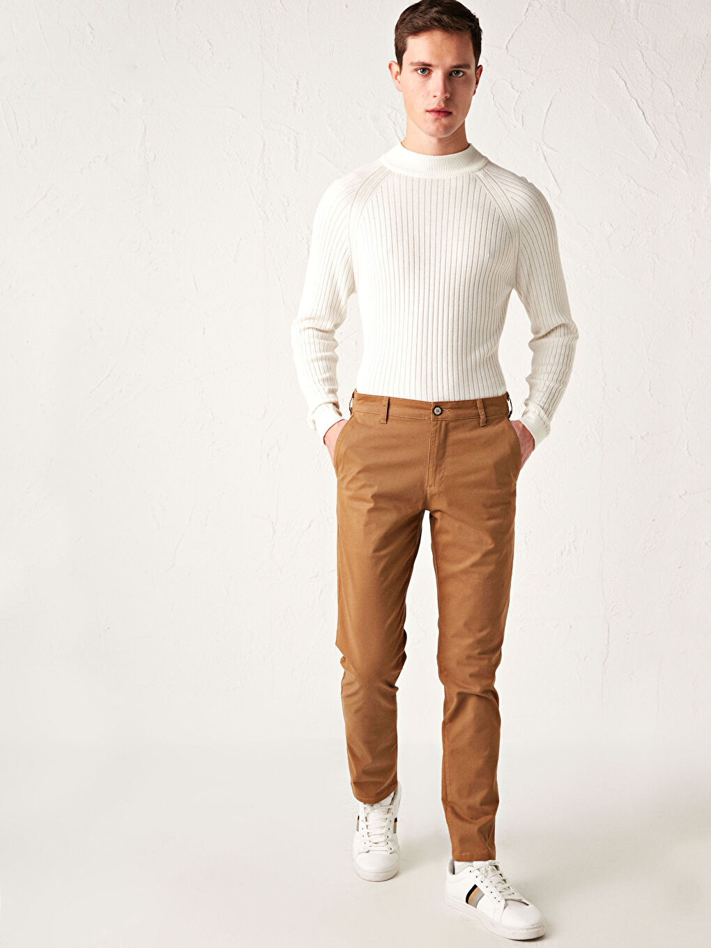 بنطلون تشينو جبردين بقصة رفيعة