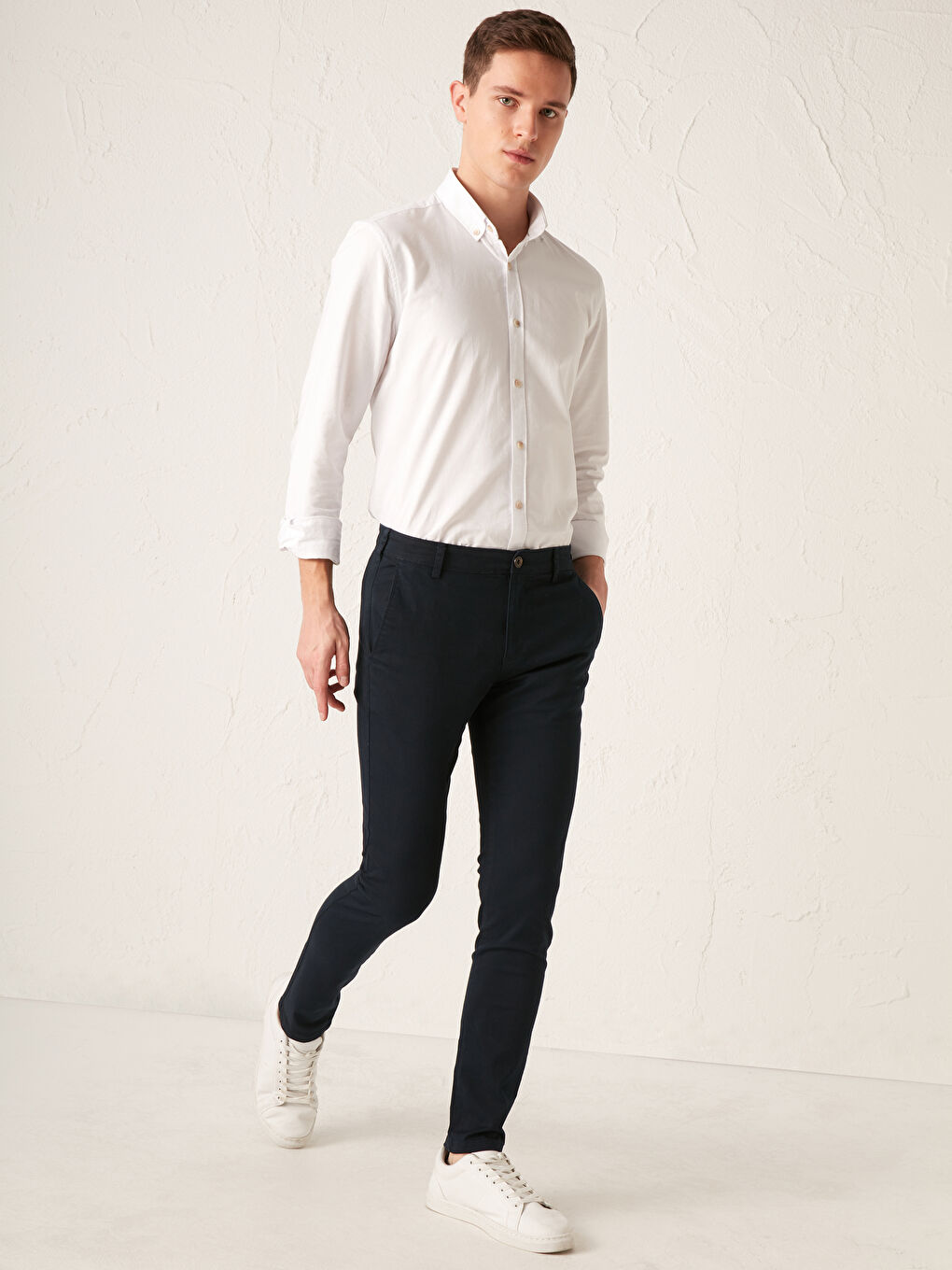 Extra slim kroj chino pantalone od gabardina -S13083Z8-KN7