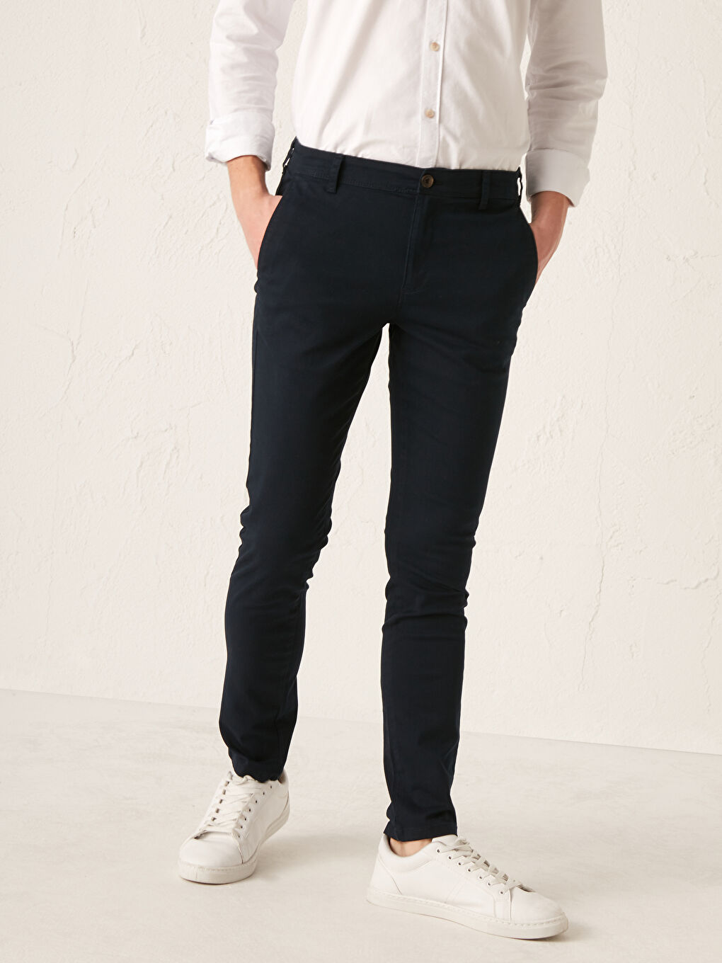 Extra slim kroj chino pantalone od gabardina -S13083Z8-KN7