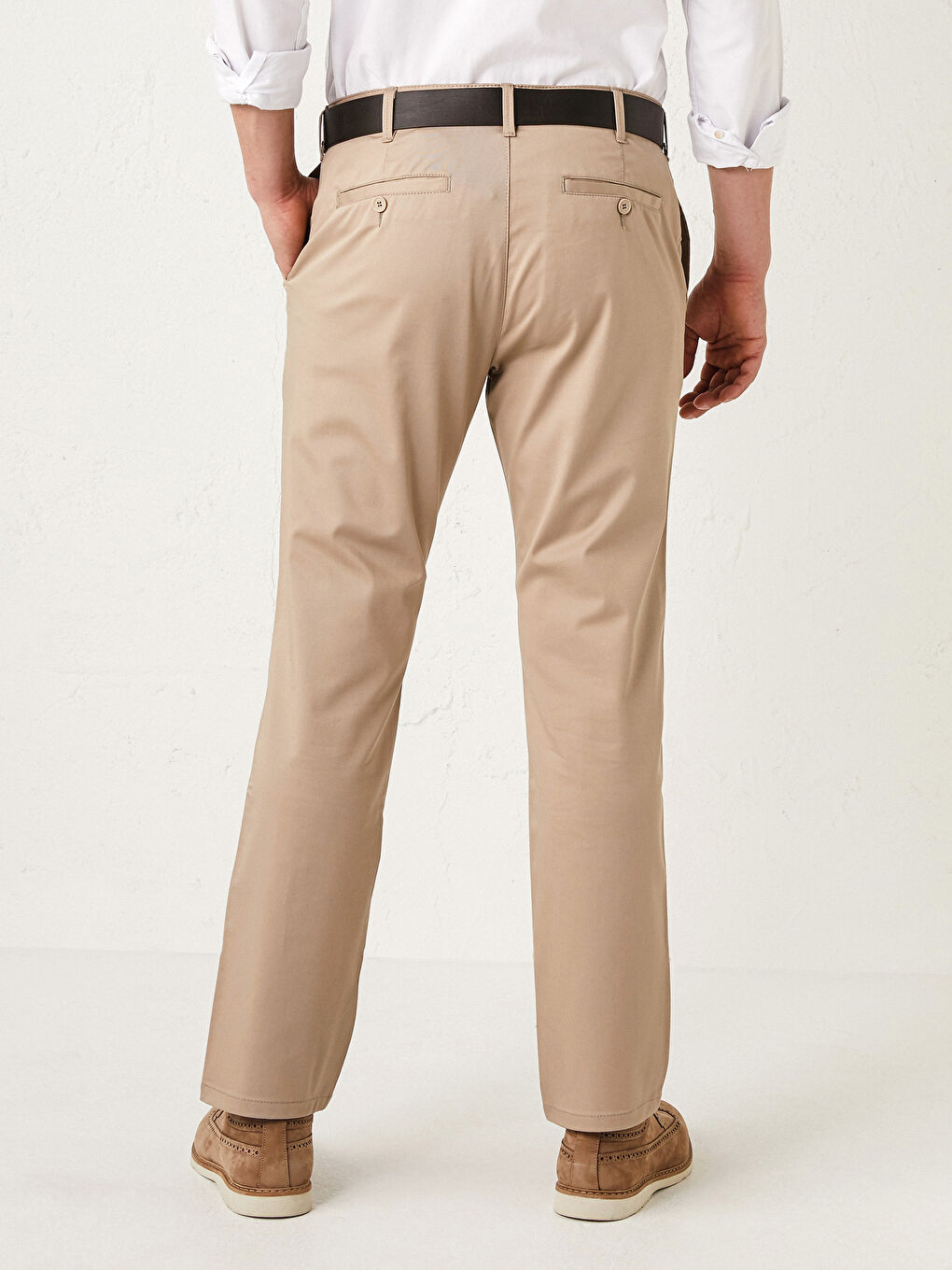 Muške pantalone standardnog kroja od gabardena -S13116Z8-LWN