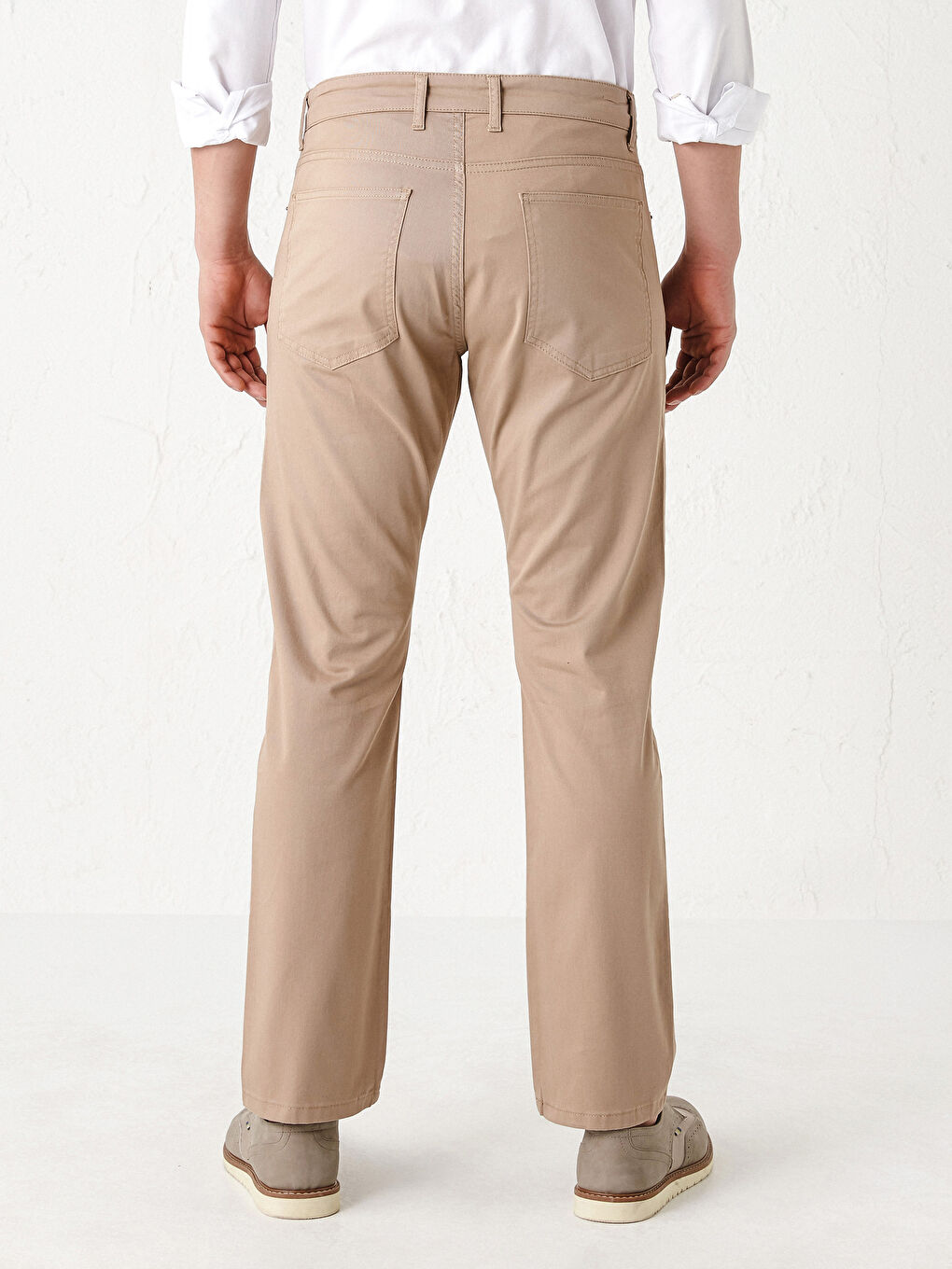 بنطلون تشينو بقماش جباردين بقصة عادية - للرجال-3