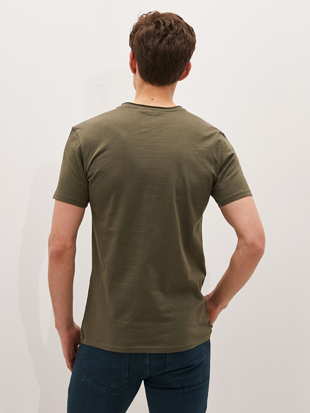 Haki V Yaka Kısa Kollu Basic Pamuklu Erkek Tişört-3