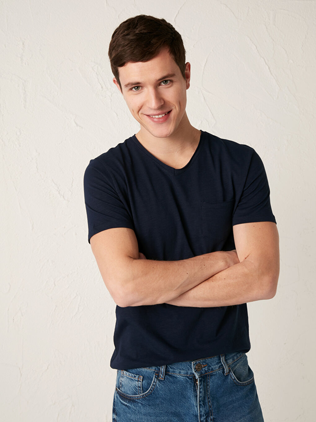 Lacivert V Yaka Kısa Kollu Basic Pamuklu Erkek Tişört-1