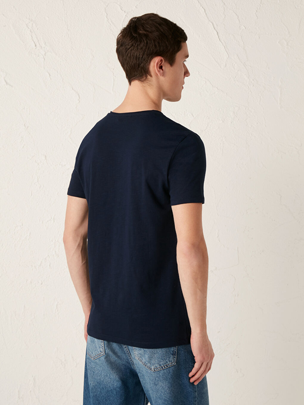 Lacivert V Yaka Kısa Kollu Basic Pamuklu Erkek Tişört-4