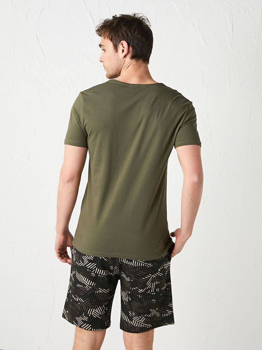 Haki Bisiklet Yaka Kısa Kollu Basic Penye Erkek Tişört-2