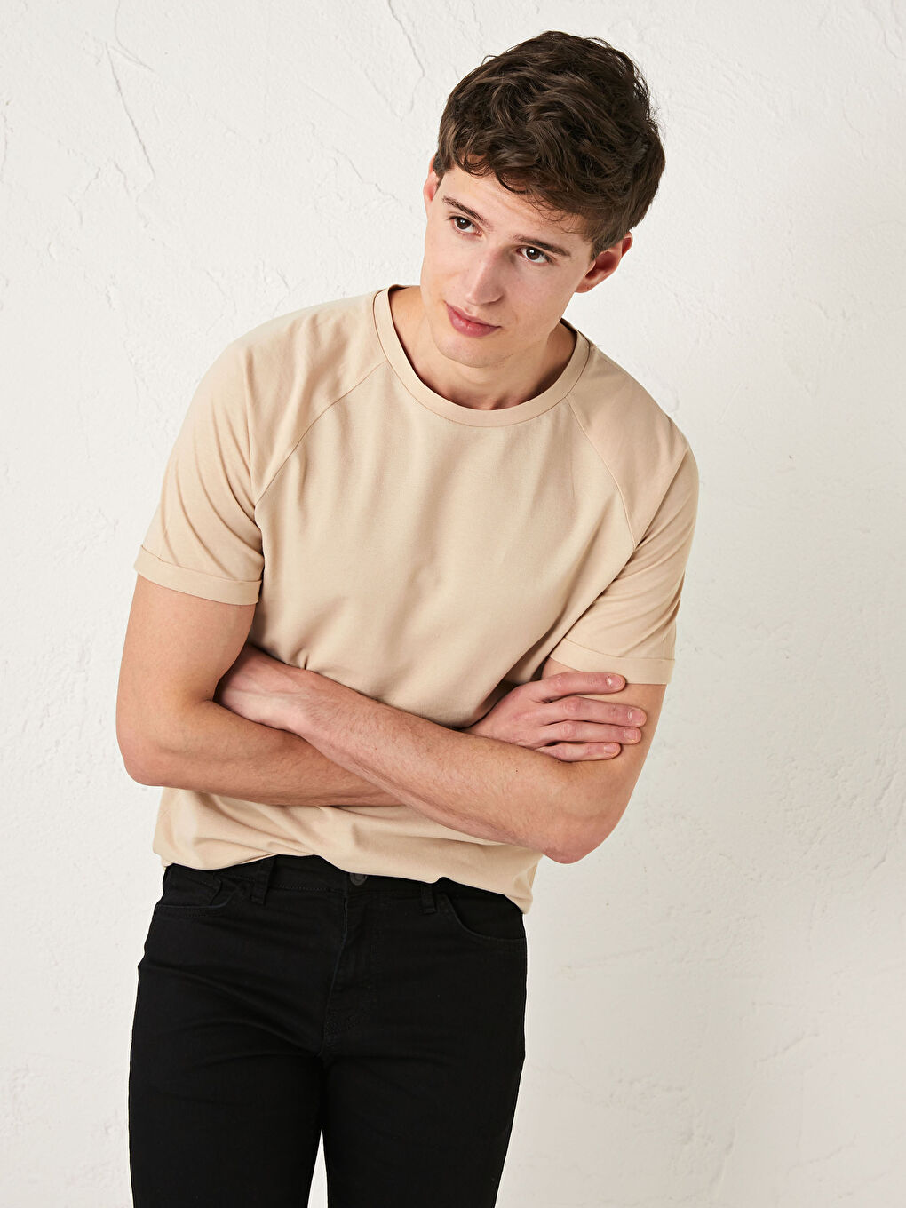 Bej Bisiklet Yaka Kısa Kollu Basic Penye Erkek Tişört-1