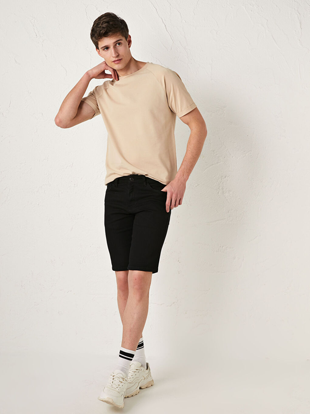 Bej Bisiklet Yaka Kısa Kollu Basic Penye Erkek Tişört-3