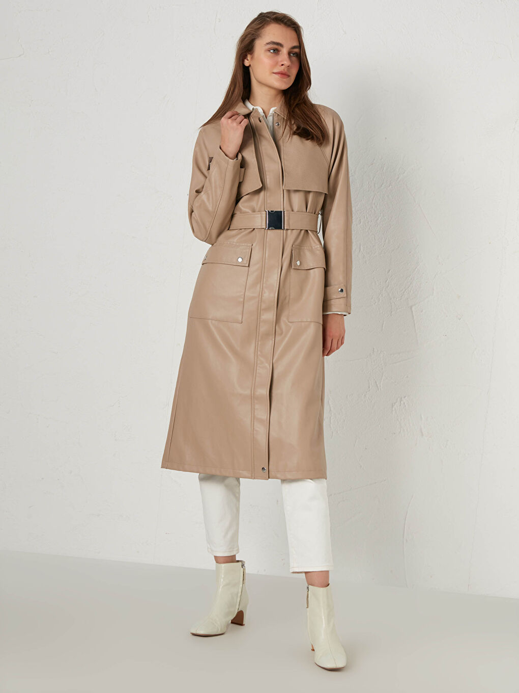 Bej Deri Görünümlü Kemerli Trençkot-2