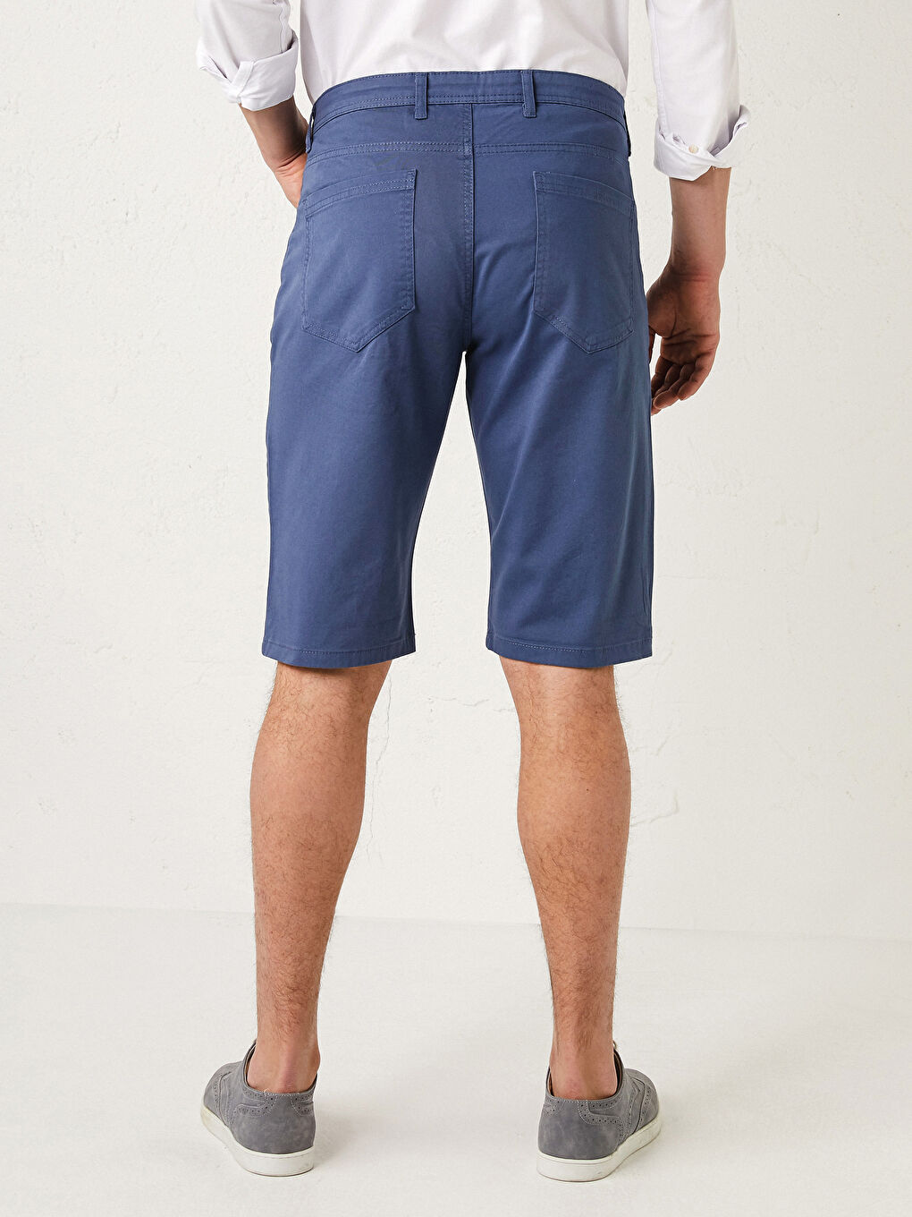 Shorts pour Hommes en Gabardine à Coupe Régulière-3