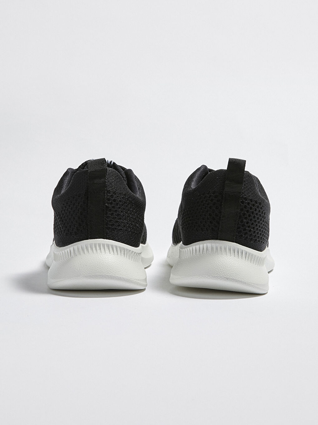 سنيكرز رياضي بأربطة للرجال-3