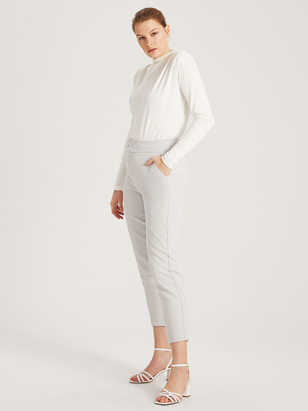 Gri Düğme Kapamalı Cep Detaylı Kadın Pantolon-2