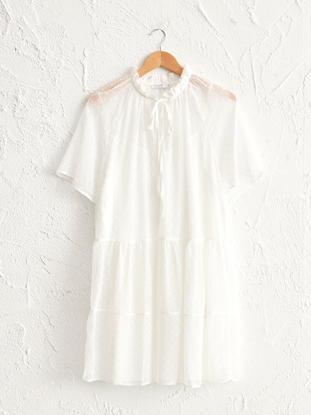 Ekru Dokulu Şifon Kumaştan Fırfır Detaylı Elbise-5