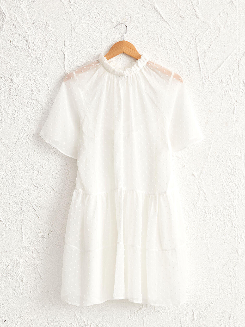 Ekru Dokulu Şifon Kumaştan Fırfır Detaylı Elbise-6