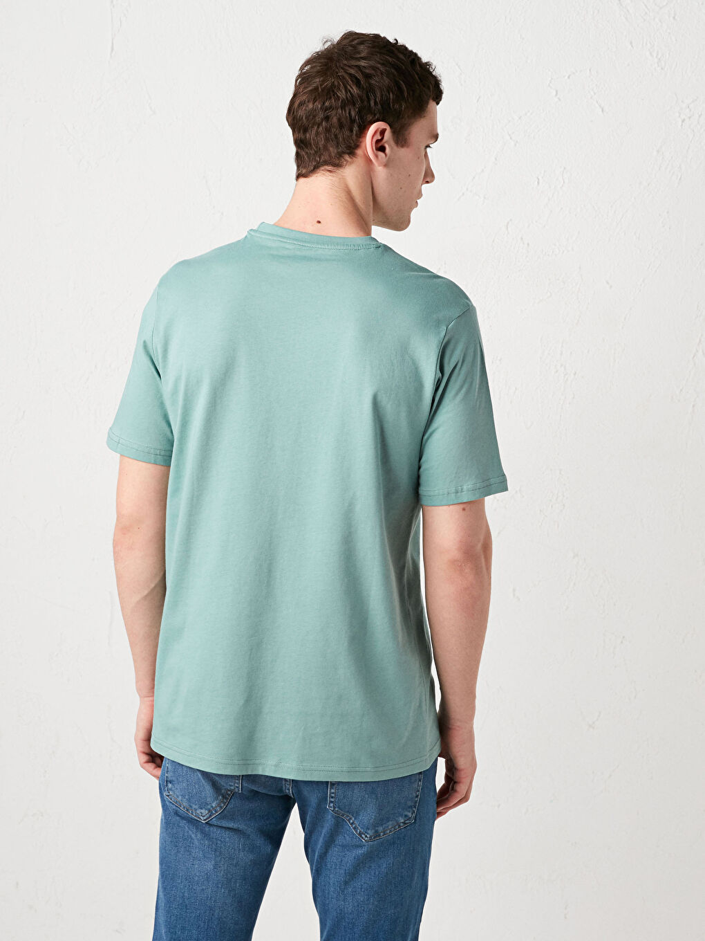 Футболка мужская из джерси с круглым вырезом-3