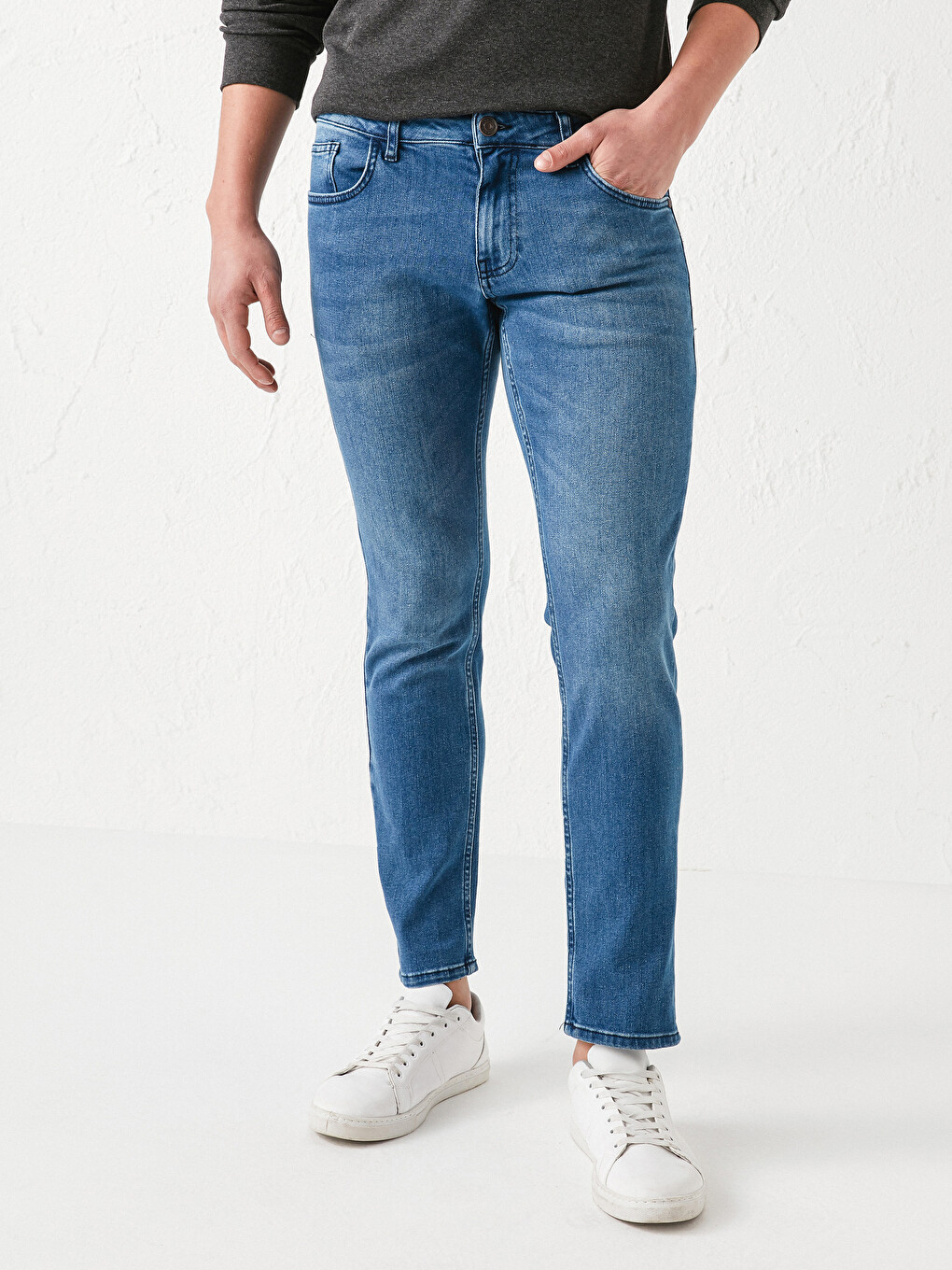 750 Slim Fit Men's Jeans-2