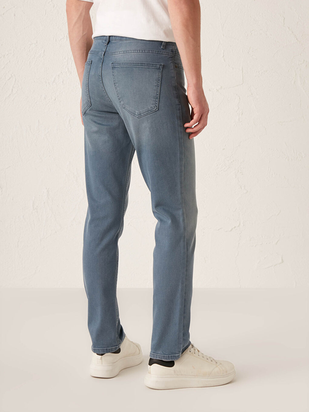 750 Slim Fit Jeans-3
