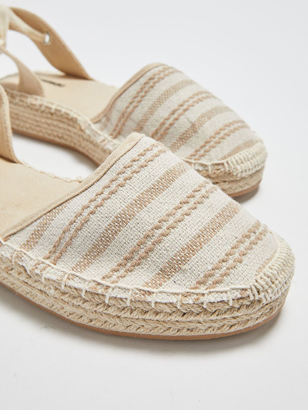 Women's Wedge Heel Straw Detailed Sandals-3