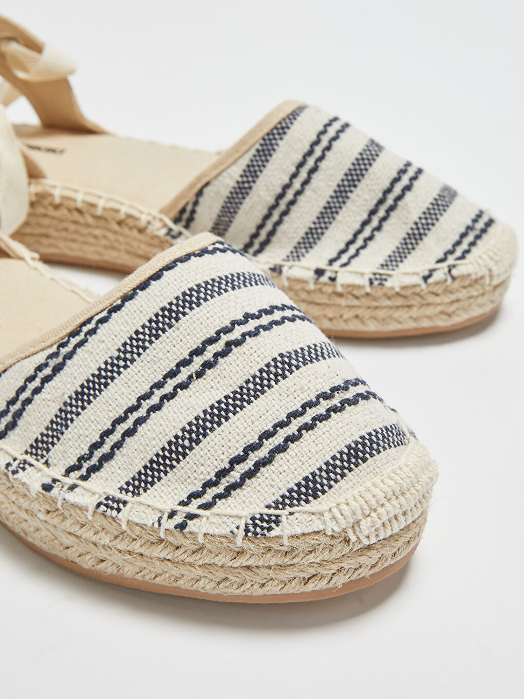 LC Waikiki Women's Wedge Heel Straw Detailed Sandals -S14251Z8-LGS