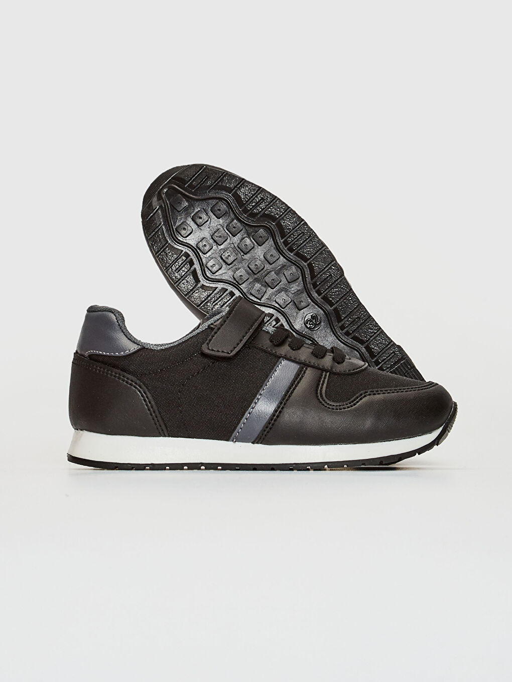 ولادي حذاء رياضي برباط-2