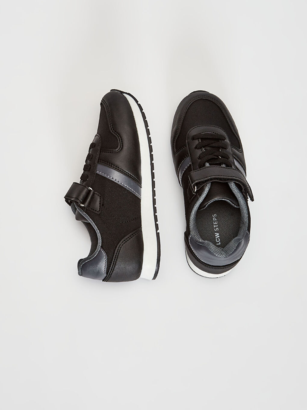 ولادي حذاء رياضي برباط-3