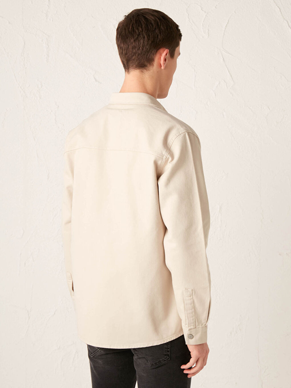 سترة جينز بقصة عادية-3