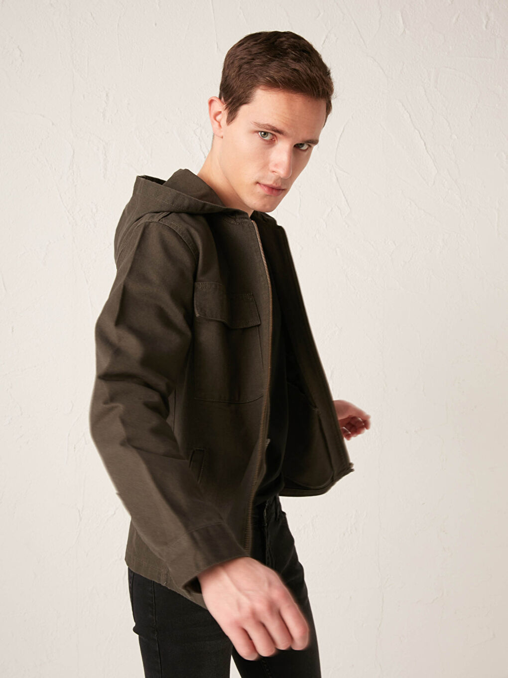 جاكيت جينز رجالي بقصة عادية-1