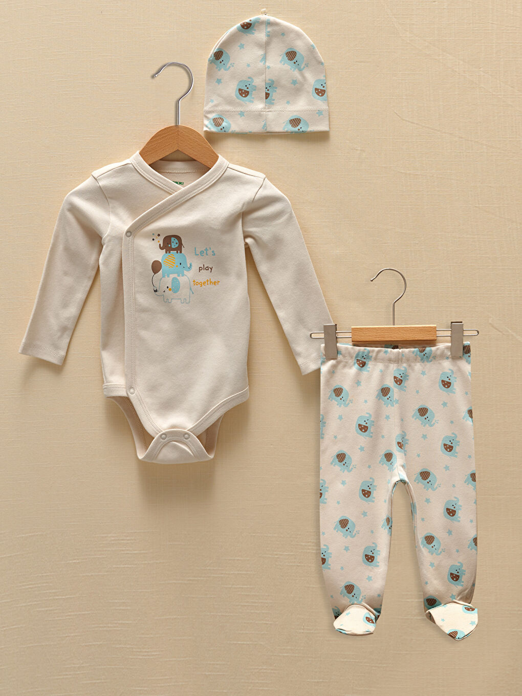 Bej V Yaka Uzun Kollu Baskılı Erkek Bebek 3'lü Takım