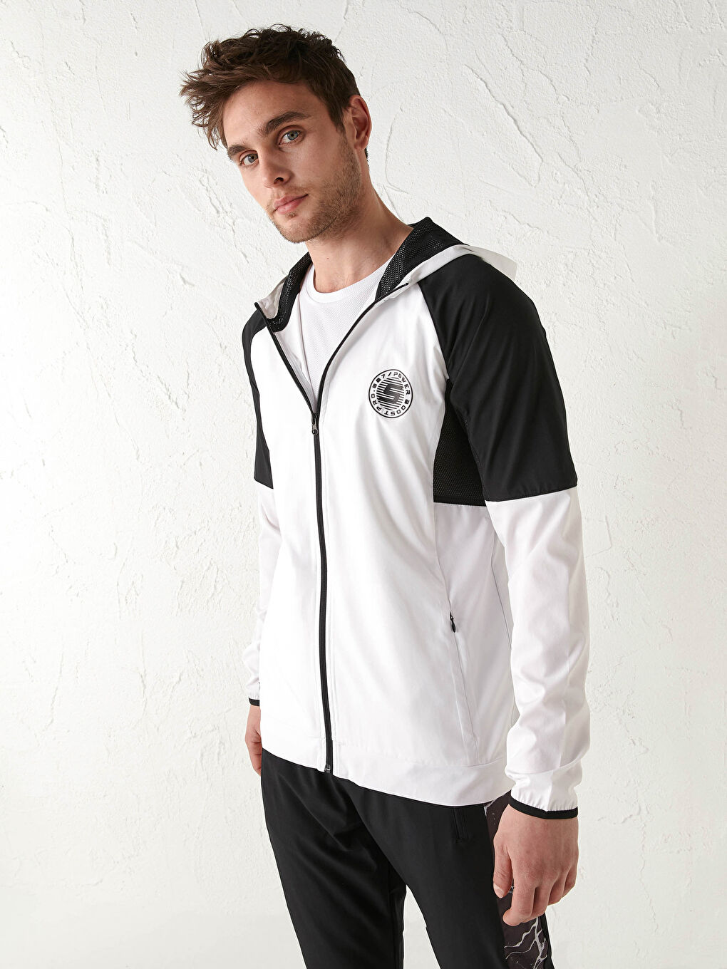 Beyaz Standart Kalıp Kapüşonlu Erkek Aktif Spor Hırka