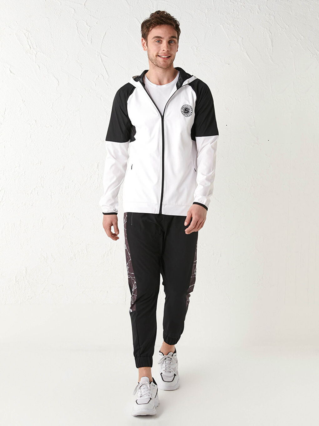 Beyaz Standart Kalıp Kapüşonlu Erkek Aktif Spor Hırka-1